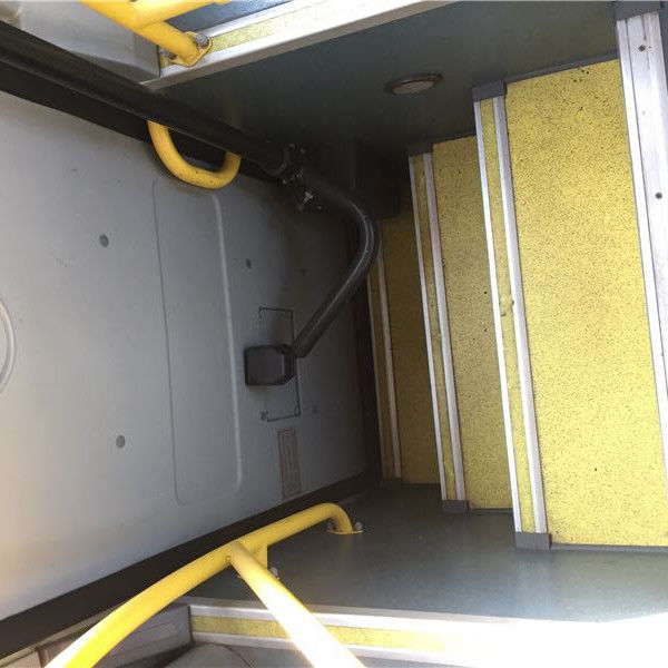 11400kg Curb Weight 12 Meters Second Hand Luxury Coach Bus with YC6A260-30 Engine Model