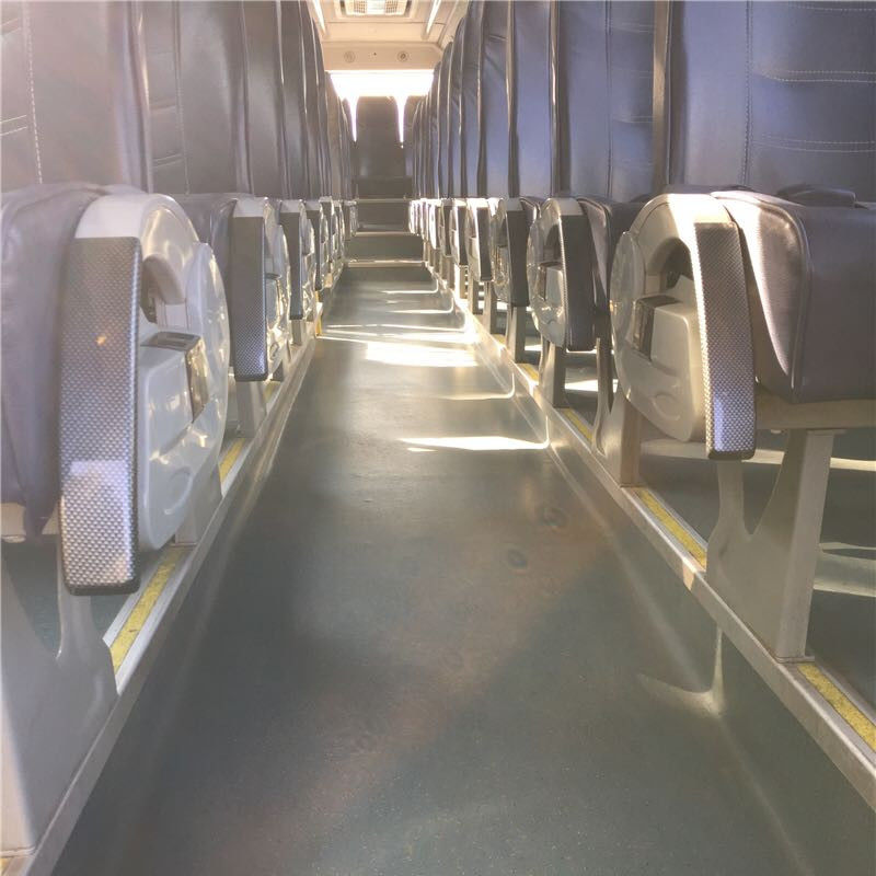 11400kg Curb Weight 12 Meters Second Hand Luxury Coach Bus with YC6A260-30 Engine Model