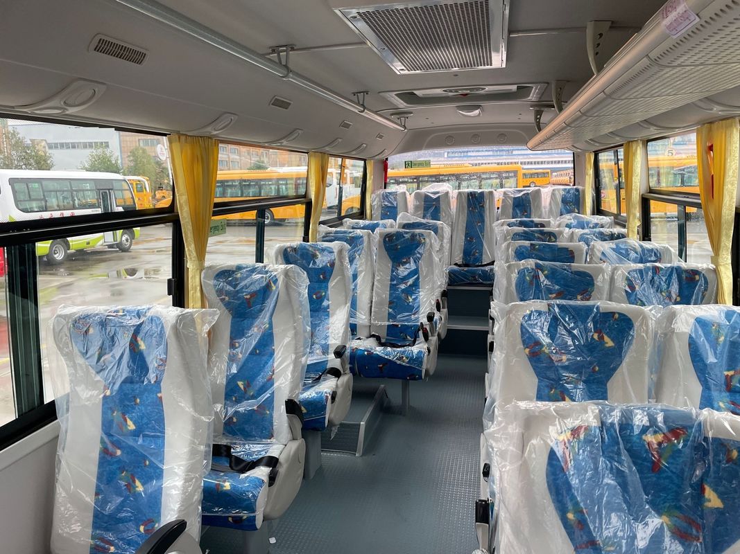 25 Seats Luxury Coach Bus with 6 CYL Inline 12V OHC Engine and Automatic Transmission