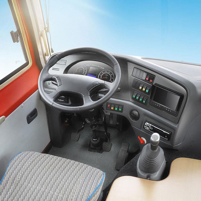 35 Seats LHD Coach City Bus with Max Speed of 120km/h and Euro 3 Emission Standard