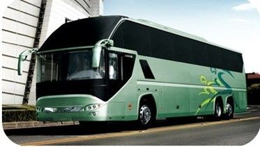 60 Seater Luxury Model Coach Bus with Dongfeng Dona Axle and 298/80R22.5 Tyres at Best