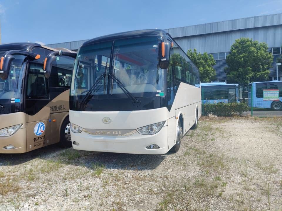 5.5T Front Axle Diesel Used 50 Seats Luxury Coach Bus Passenger Used Bus Coach