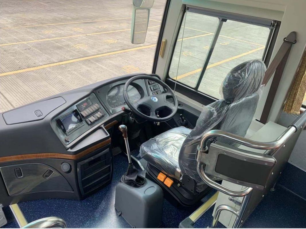 70 Seats Right Hand Driving Power Steering Luxury Coach Bus with 6125 Engine Capacity