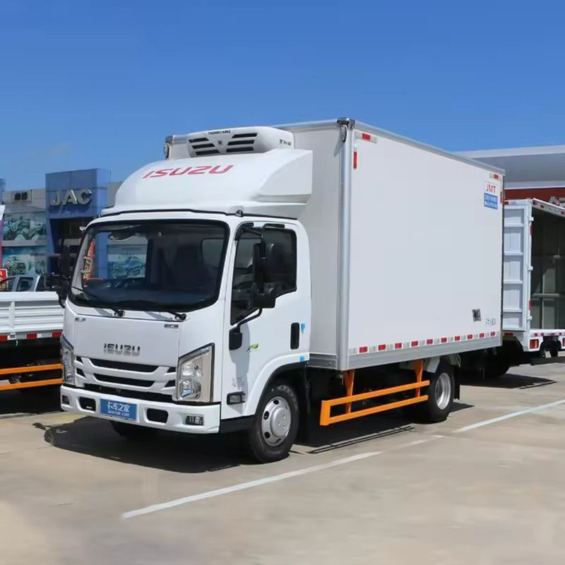 3360mm Wheelbase Isuzu 10 Ton Box Refrigerator Truck For Vegetable And Meat Transportation