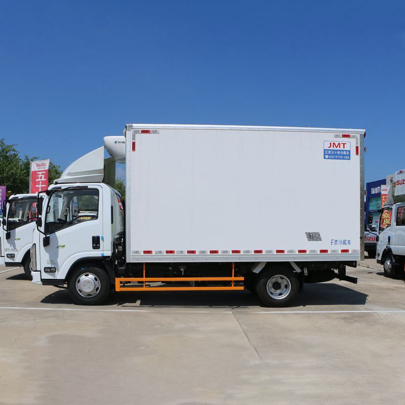 3360mm Wheelbase Isuzu 10 Ton Box Refrigerator Truck For Vegetable And Meat Transportation