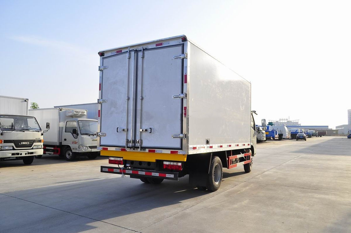Gross Vehicle Weight 5-10T ISO CCC Certified Design Dongfeng Refrigerator Van Truck