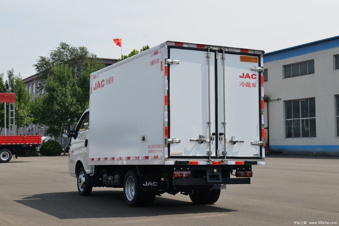 130HP JAC Refrigerated Truck for Transportation 4x2 GVW≤5T Diesel Fuel Refrigeration