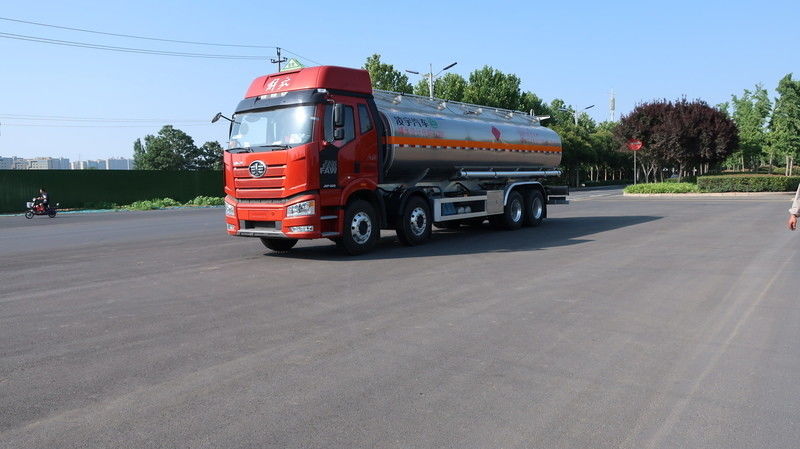 CIMC LINYU FAW 8*4 31 Cub Aluminum Alloy Diesel Tanker Truck Petrol Fuel Transport Truck