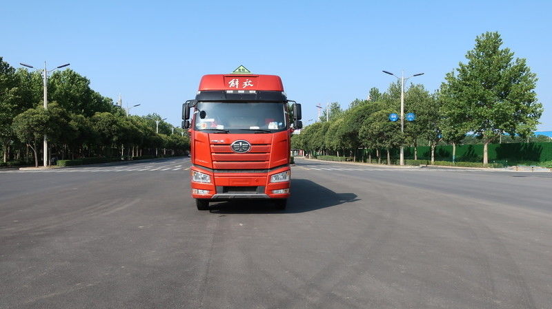 CIMC LINYU FAW 8*4 31 Cub Aluminum Alloy Diesel Tanker Truck Petrol Fuel Transport Truck