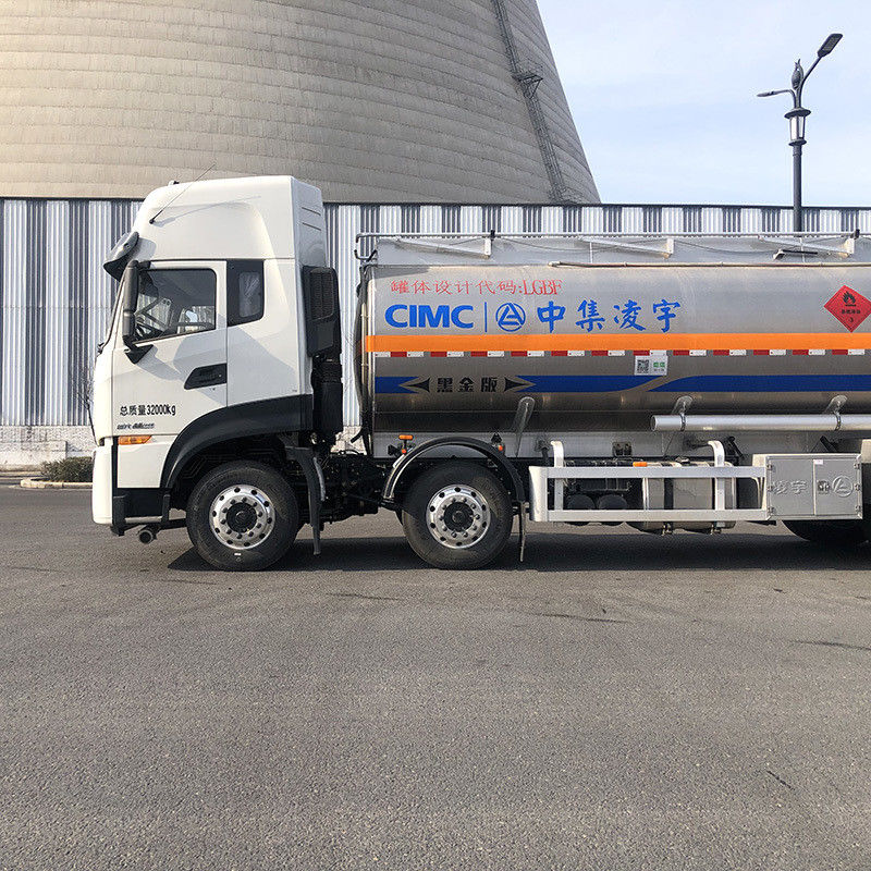 CIMC LINYU 8*4 Dongfeng Chassis 20-40m3 Oil Tank Truck With Maximum Torque 1000-1500Nm