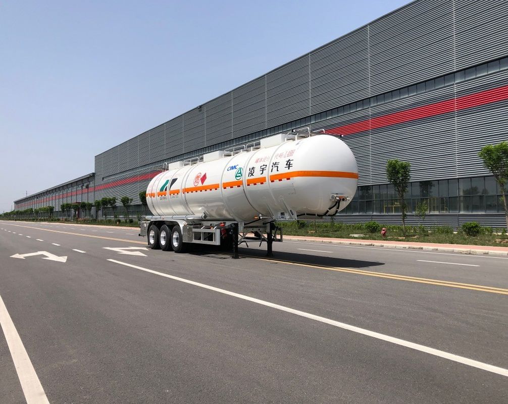 Steel CIMC LINYU 48000 Liter Fuel Trailer for Transporting Crude Oil Efficiently