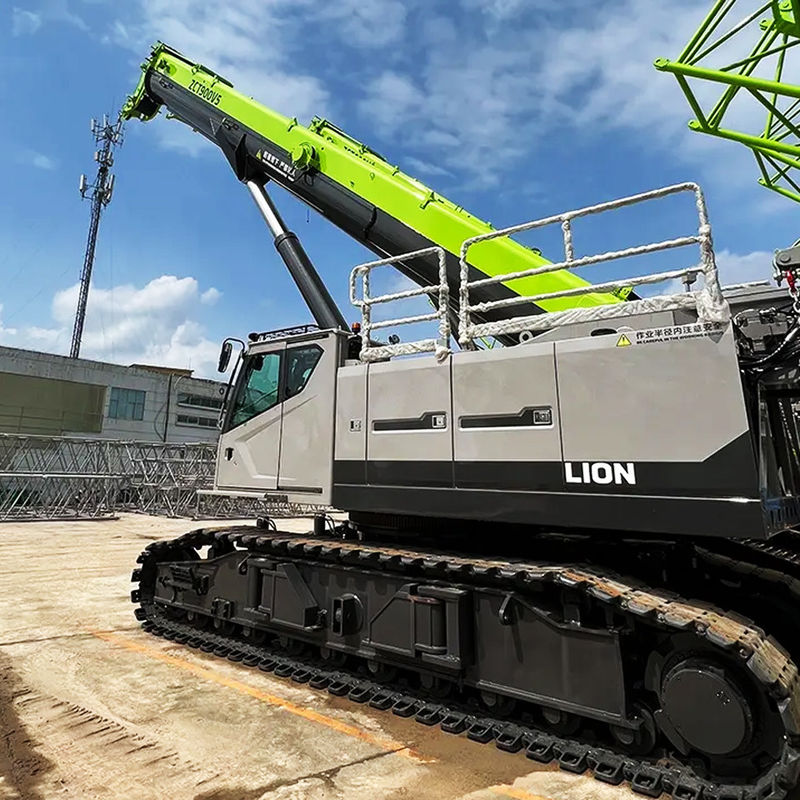 800 Ton Crawler Crane in Excellent Working Condition for Your Construction Needs