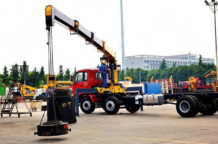 10 Ton Telescopic Boom Truck Mounted Crane and with Outrigger Span of 2280-5580mm