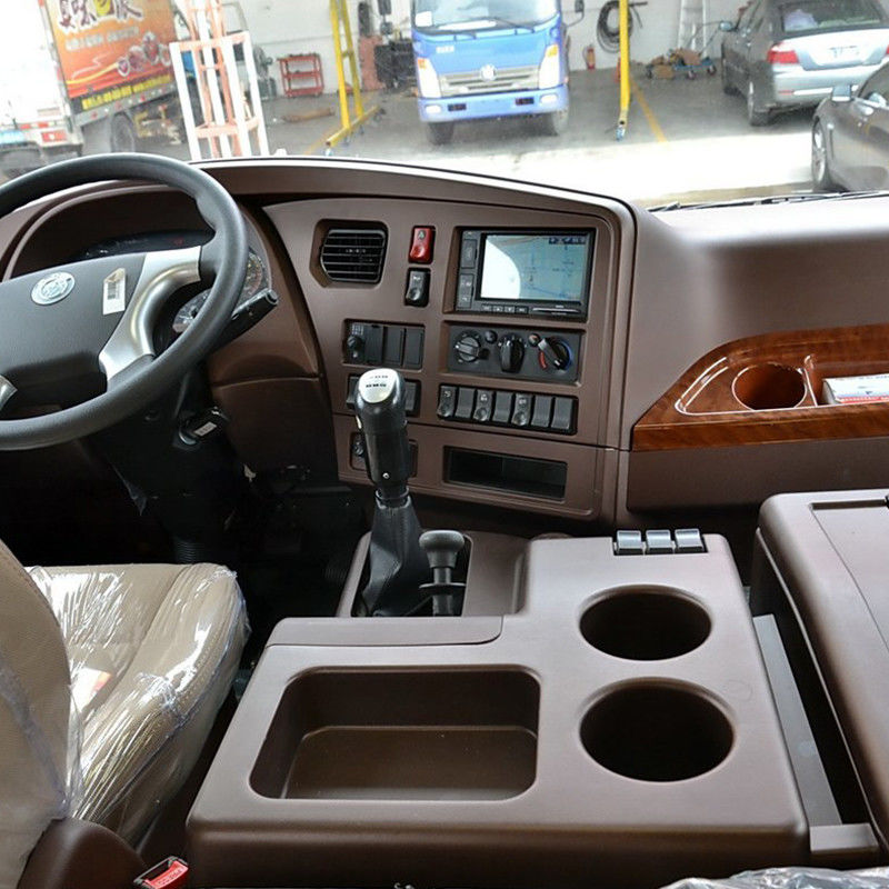 310HP Used SINOTRUK 4x2 Tractor Truck Trailer Head with Online Support and Touch Screen