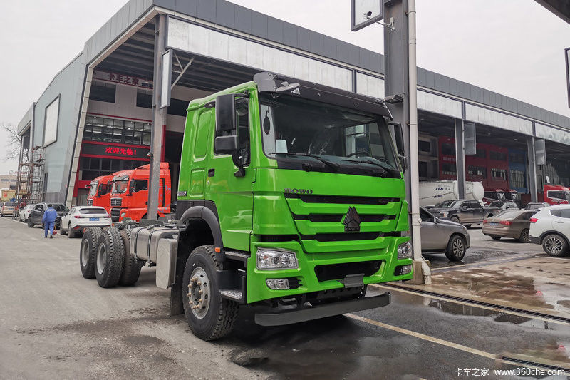 Normal Driver's Seat Sinotruk Howo 371 Hp Euro 2 Manual 6X4 Diesel Engine Truck Head