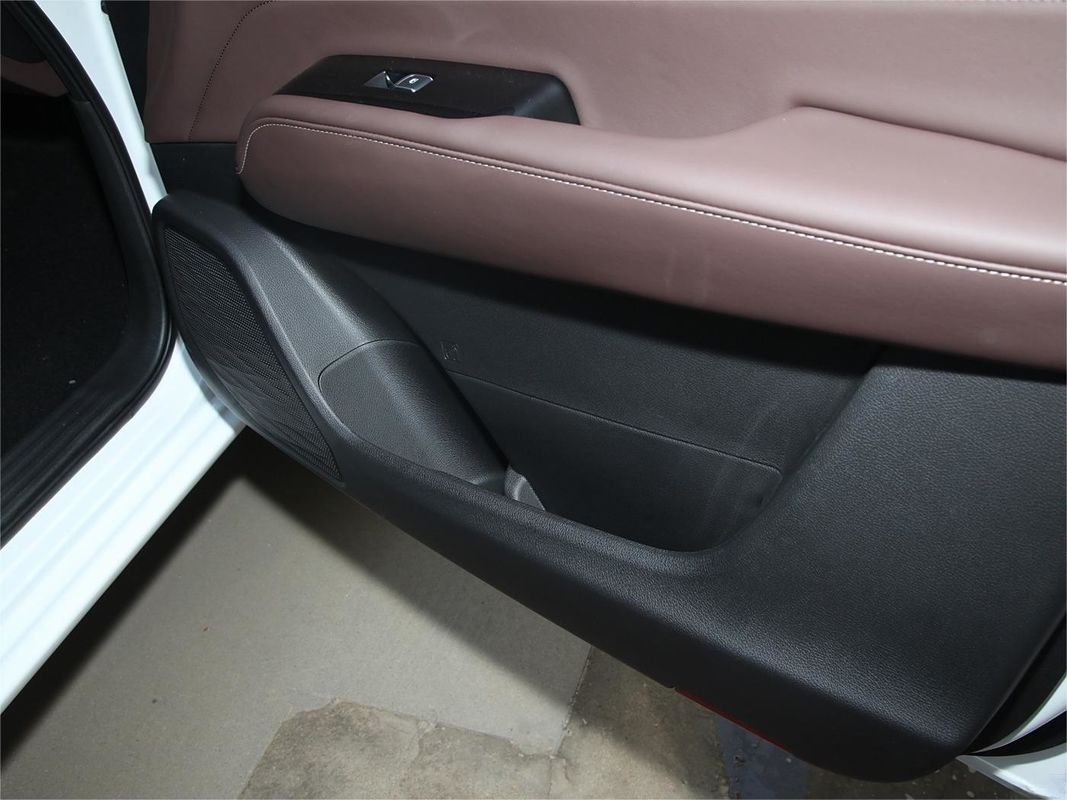 2024 Diesel 4*4 Dongfeng 8AT Rich7 Pickup 73L Tank Cargo Box 1510*1562*475mm Leather Seats
