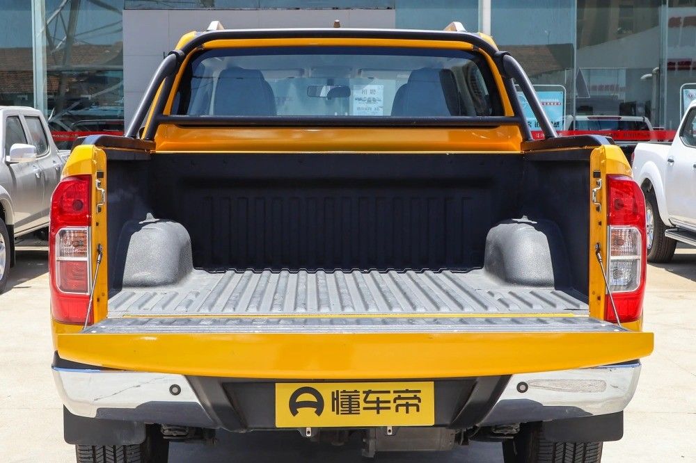 Dongfeng Rich 6 High Speed and Long Range 4WD Electric Pickup Truck for 5 Passengers