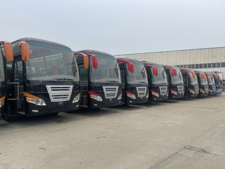 12m Diesel Buses with 12450*2550*3790mm Overall Dimensions and 295/80R22.5-18PR Tyres