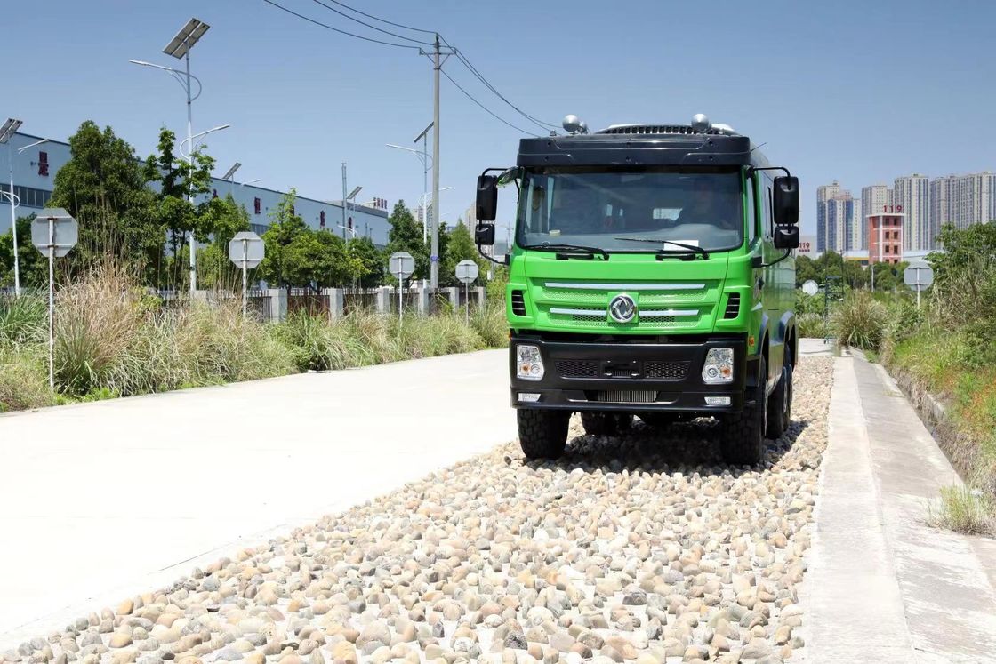 Manual 8-speed Gearbox and 155kw Power 6*6 Desert Passenger Bus for Mining in Dongfeng