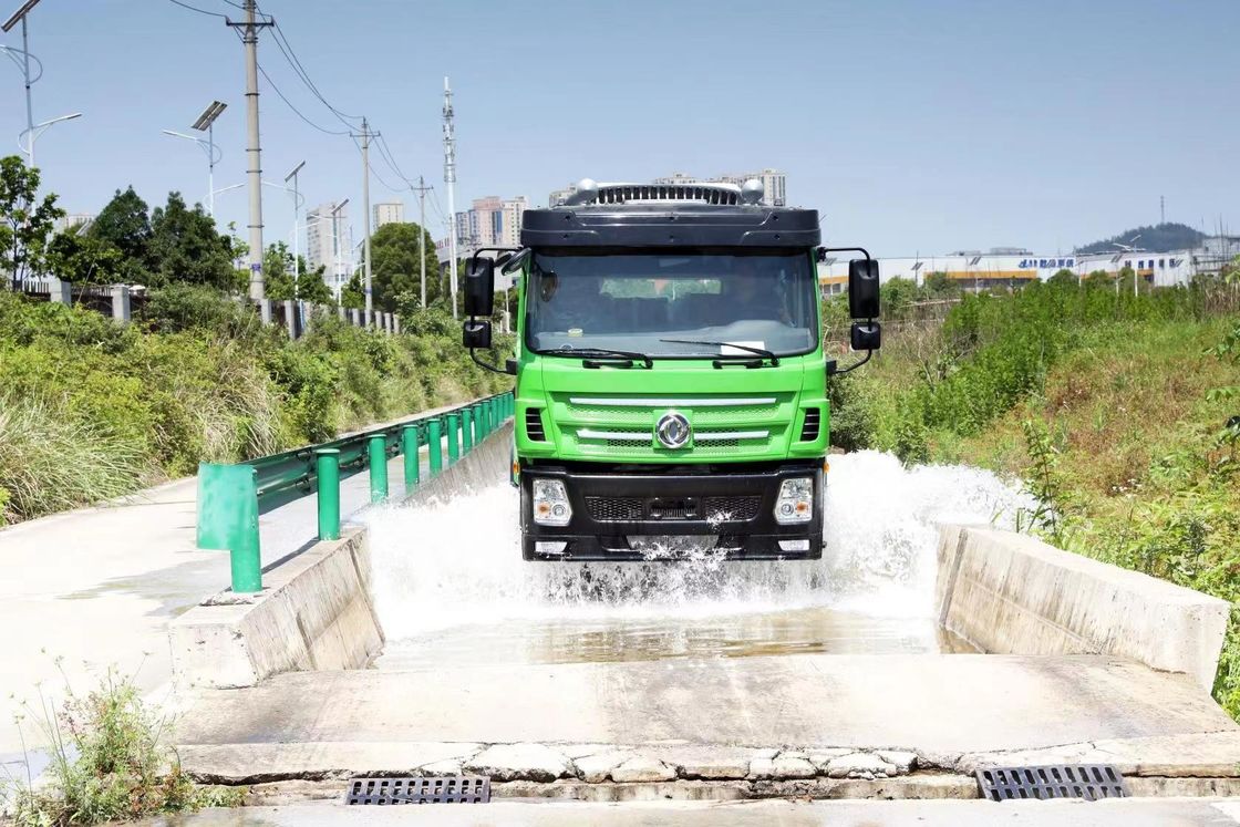 Manual 8-speed Gearbox and 155kw Power 6*6 Desert Passenger Bus for Mining in Dongfeng