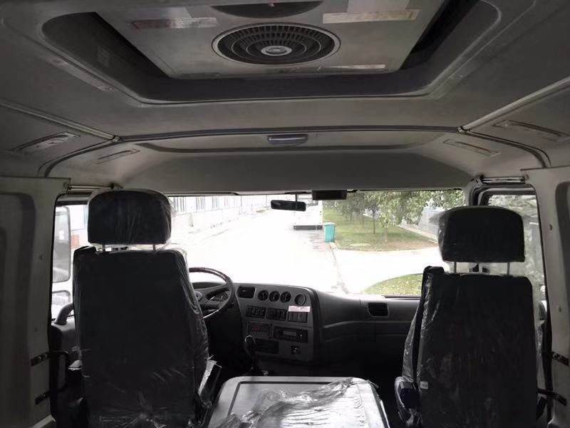 30 Seats 4X4 4WD Medium Size Bus Dual Circuit Full Air Brake and A/C Dongfeng EQ6750ZT